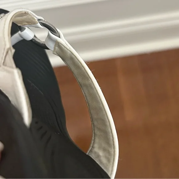 Sketchers Black and White Rhinestones Flip Flop Sandals Size 7.5 - Picture 16 of 16